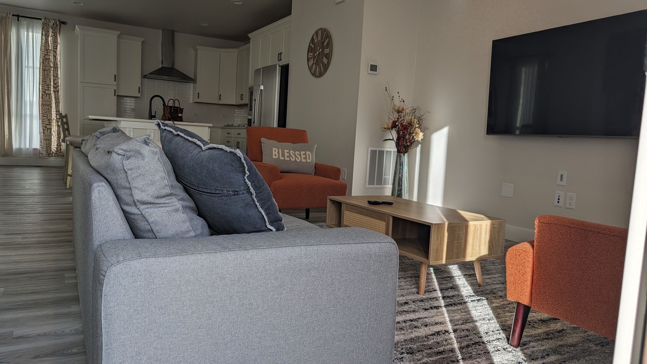 Photo of Livingroom in Rainbow Ridge