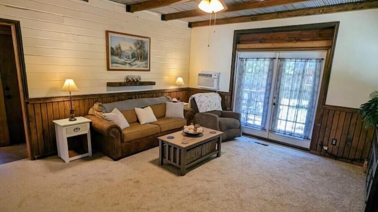 Photo of Livingroom in Canon City