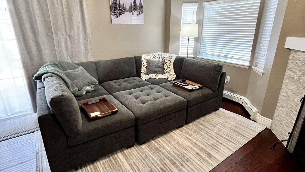 Photo of Livingroom in Edwards