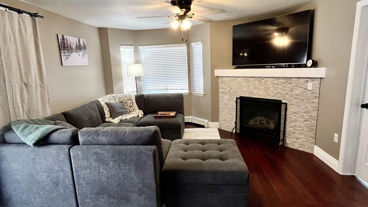 Photo of Livingroom in Edwards