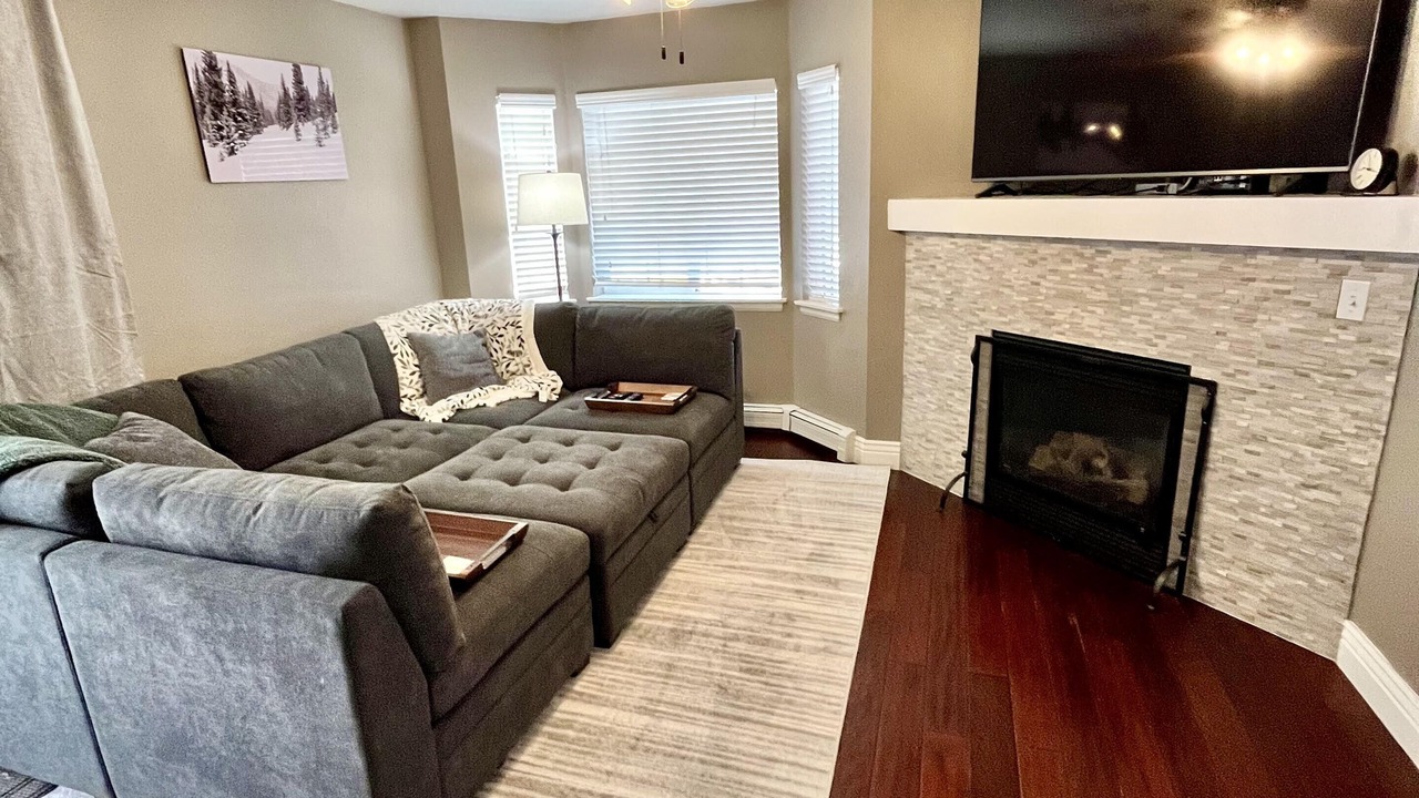 Photo of Livingroom in Edwards