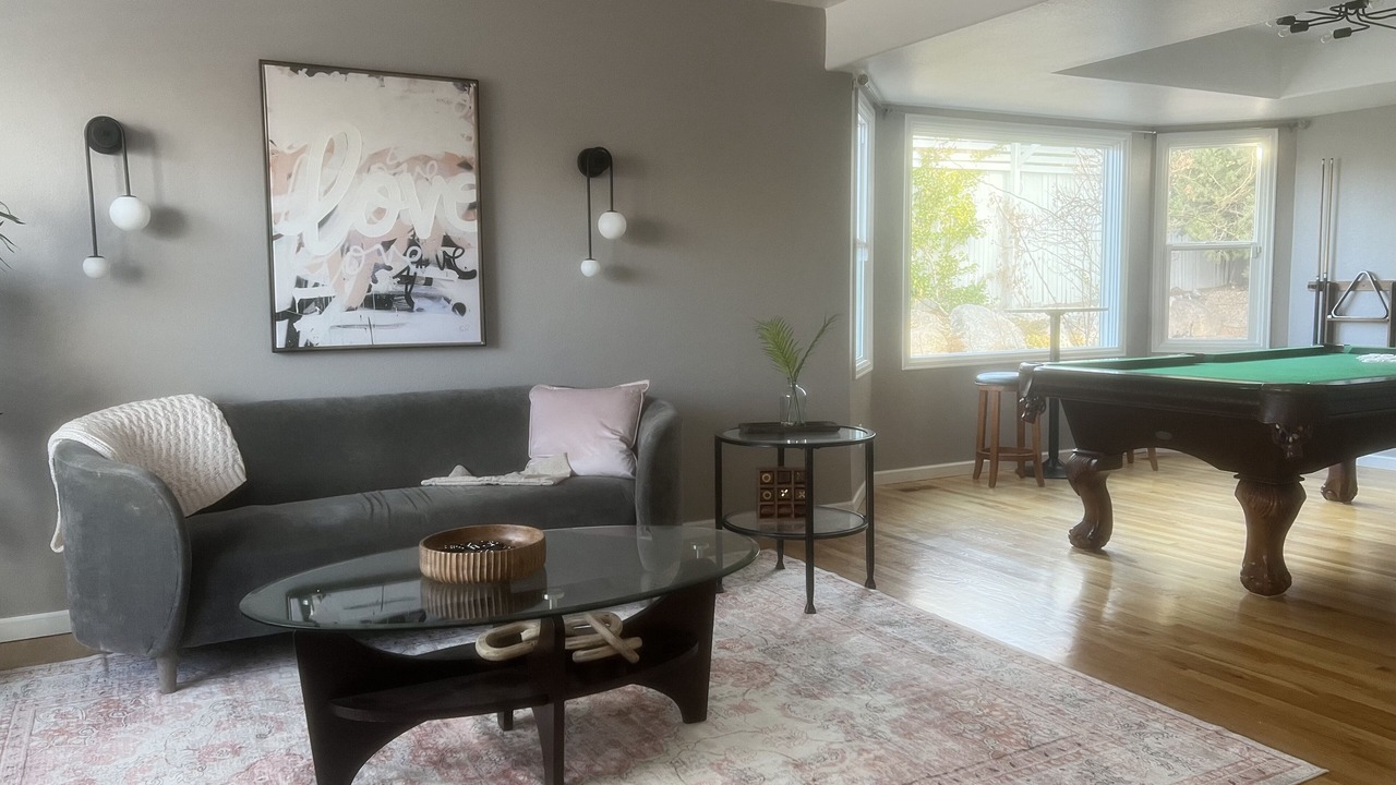 Photo of Livingroom in Skyway