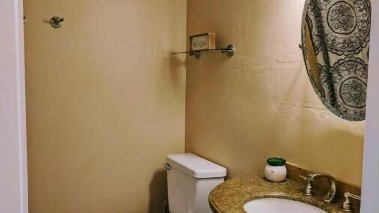 Photo of Bathroom in Golden
