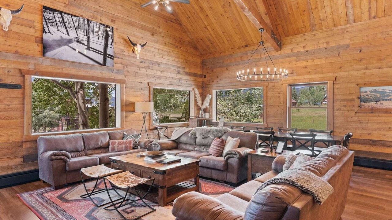Photo of Livingroom in Clark