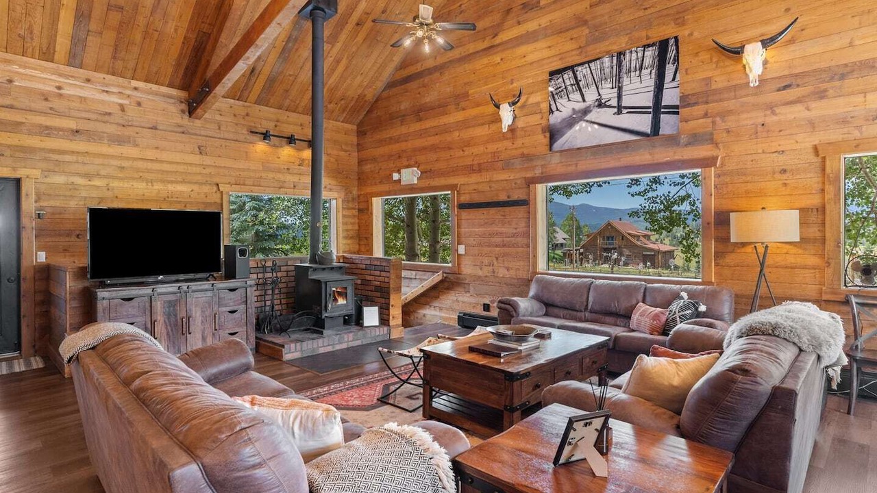 Photo of Livingroom in Clark