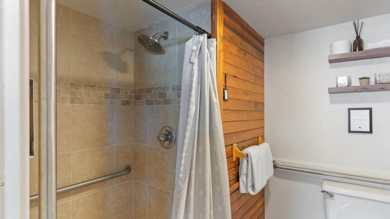 Photo of Bathroom in Clark