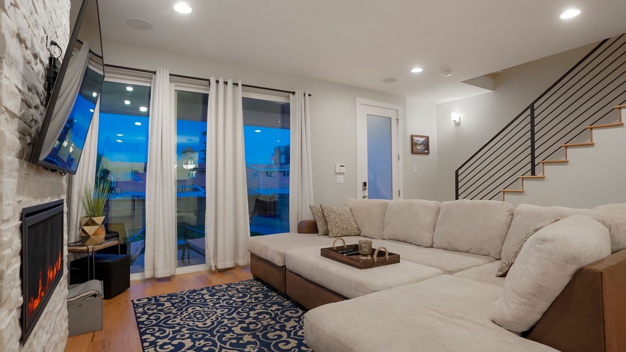 Photo of Livingroom in Sloan Lake