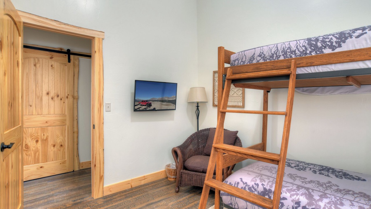 Photo of Bedroom in South Fork