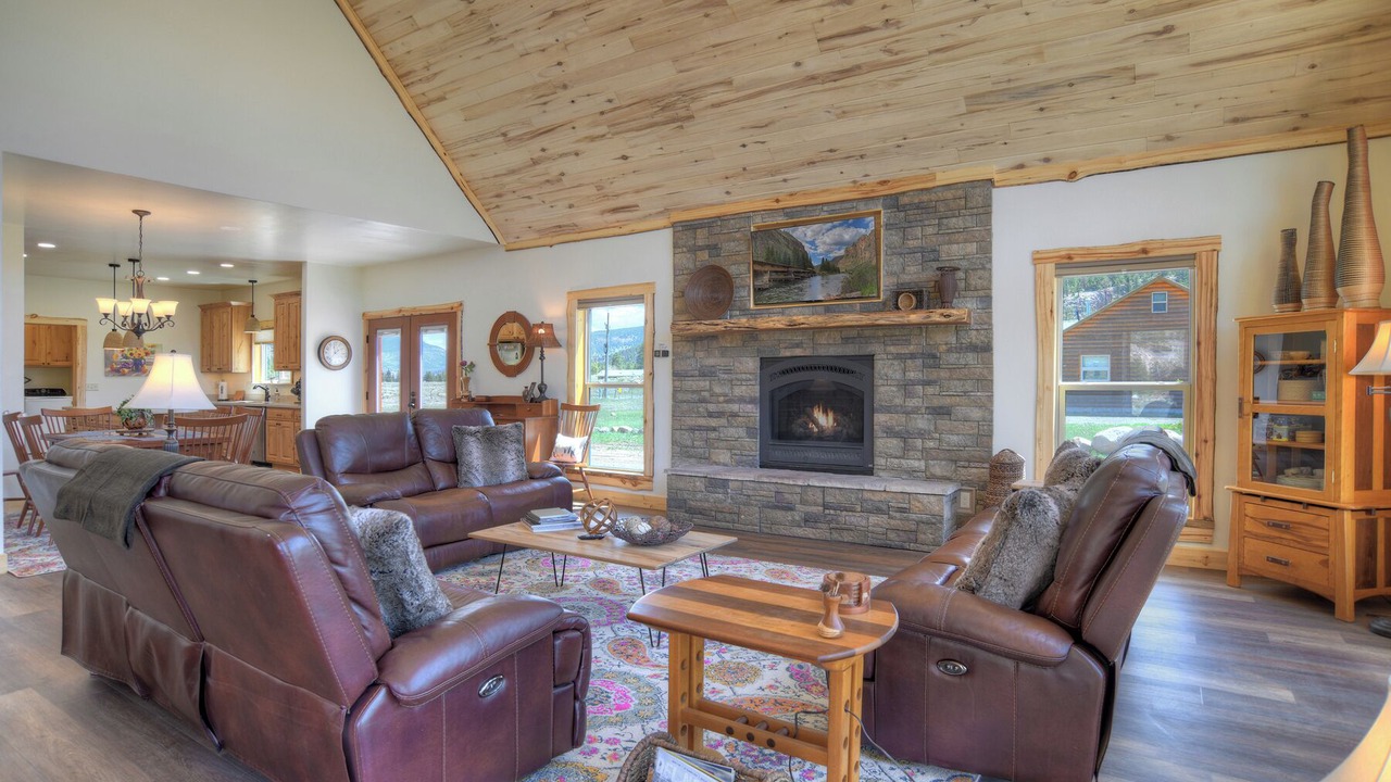 Photo of Livingroom in South Fork