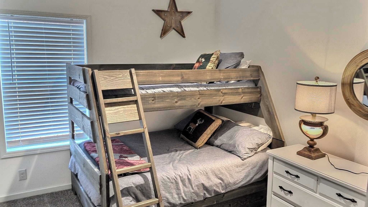 Photo of Bedroom in Leadville North