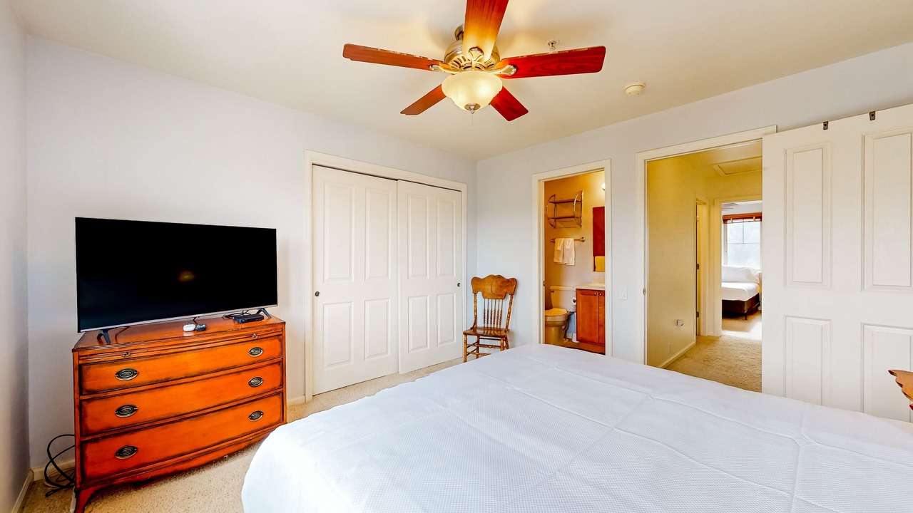 Photo of Bedroom in Basalt