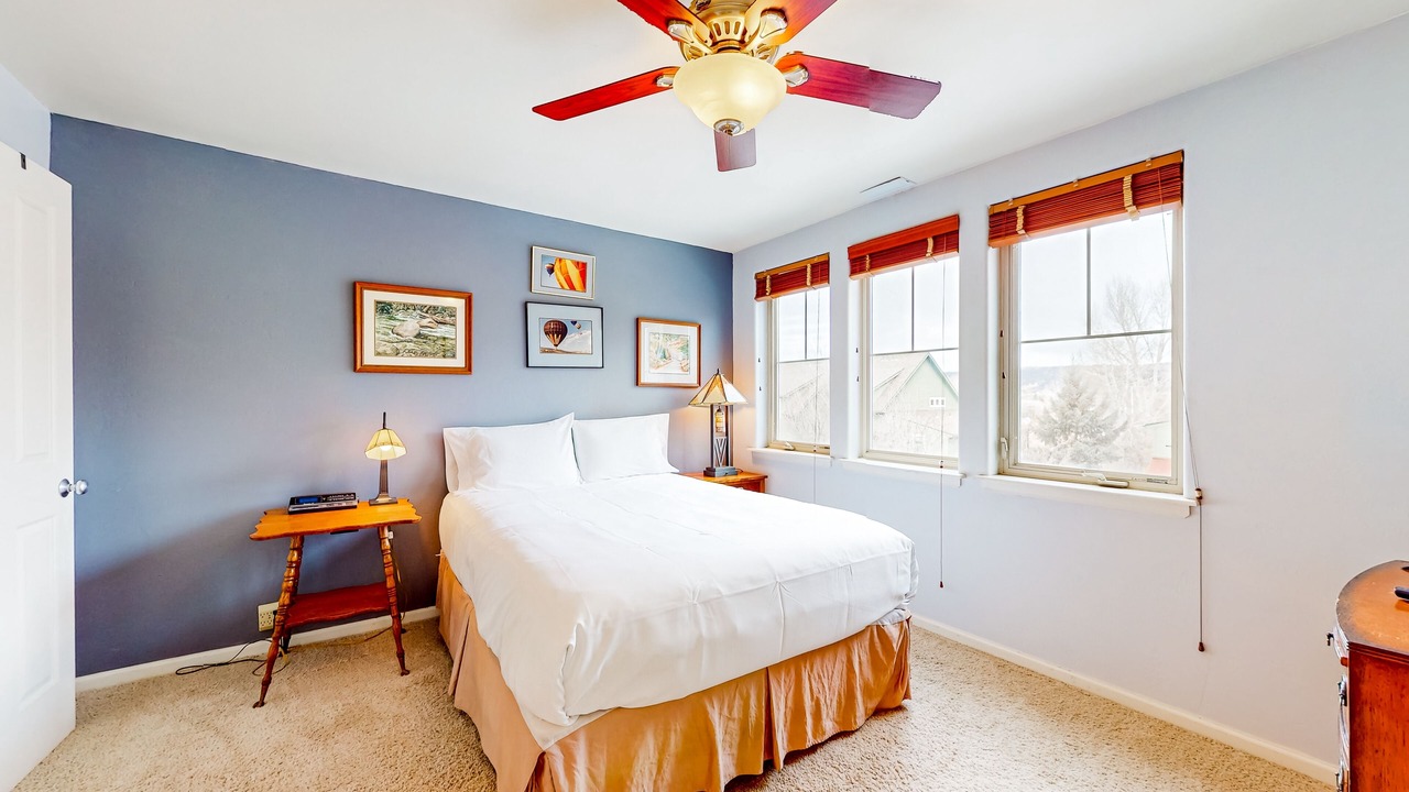Photo of Bedroom in Basalt