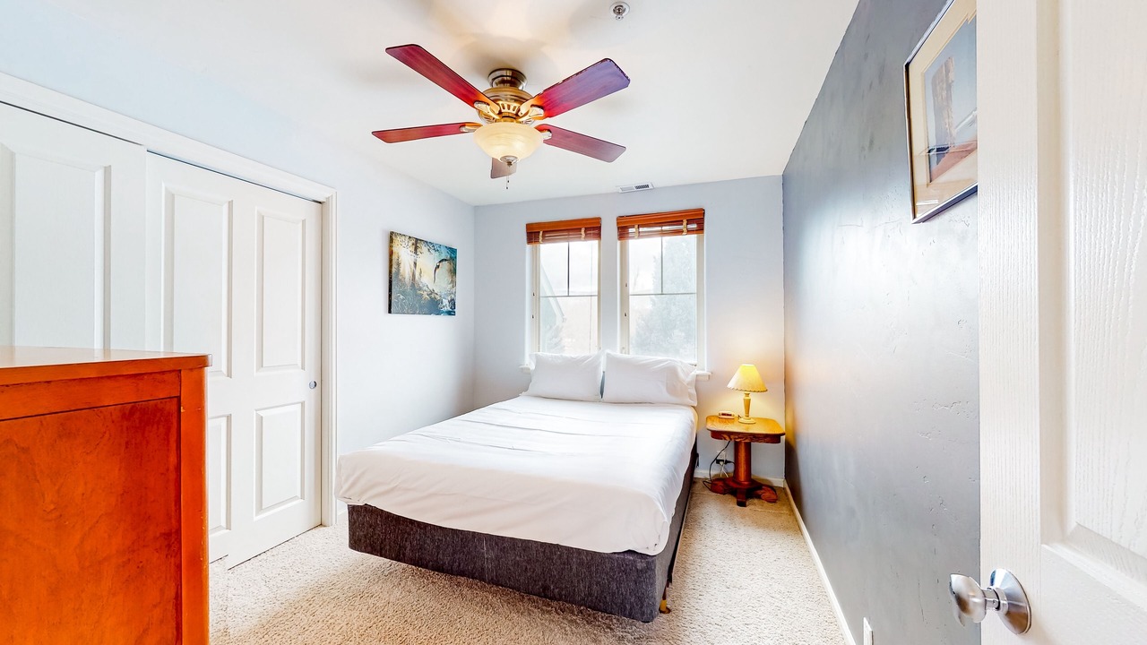 Photo of Bedroom in Basalt