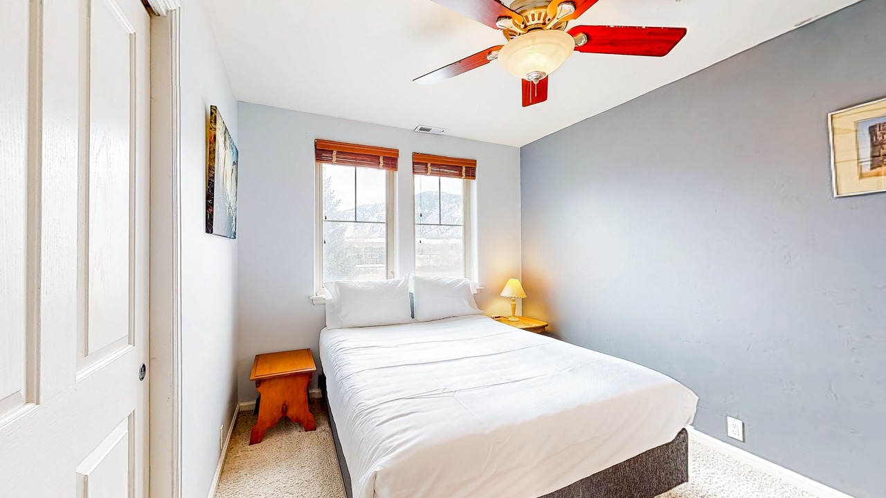 Photo of Bedroom in Basalt