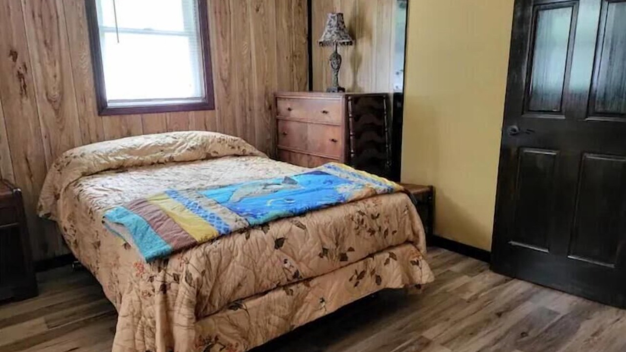 Photo of Bedroom in Delta