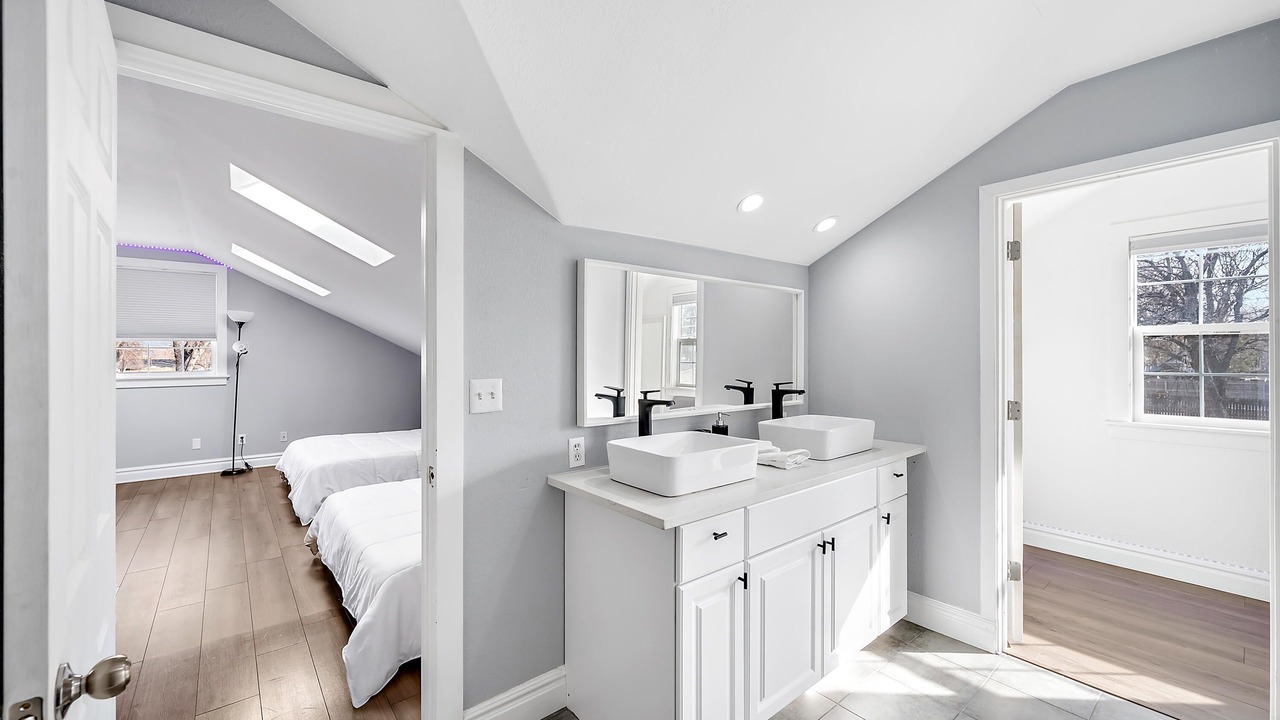 Photo of Bathroom in Athmar Park