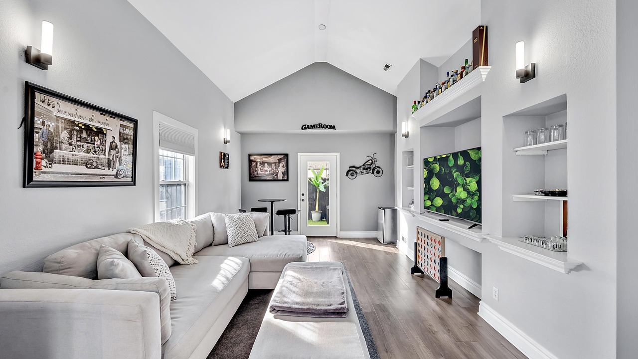 Photo of Livingroom in Athmar Park
