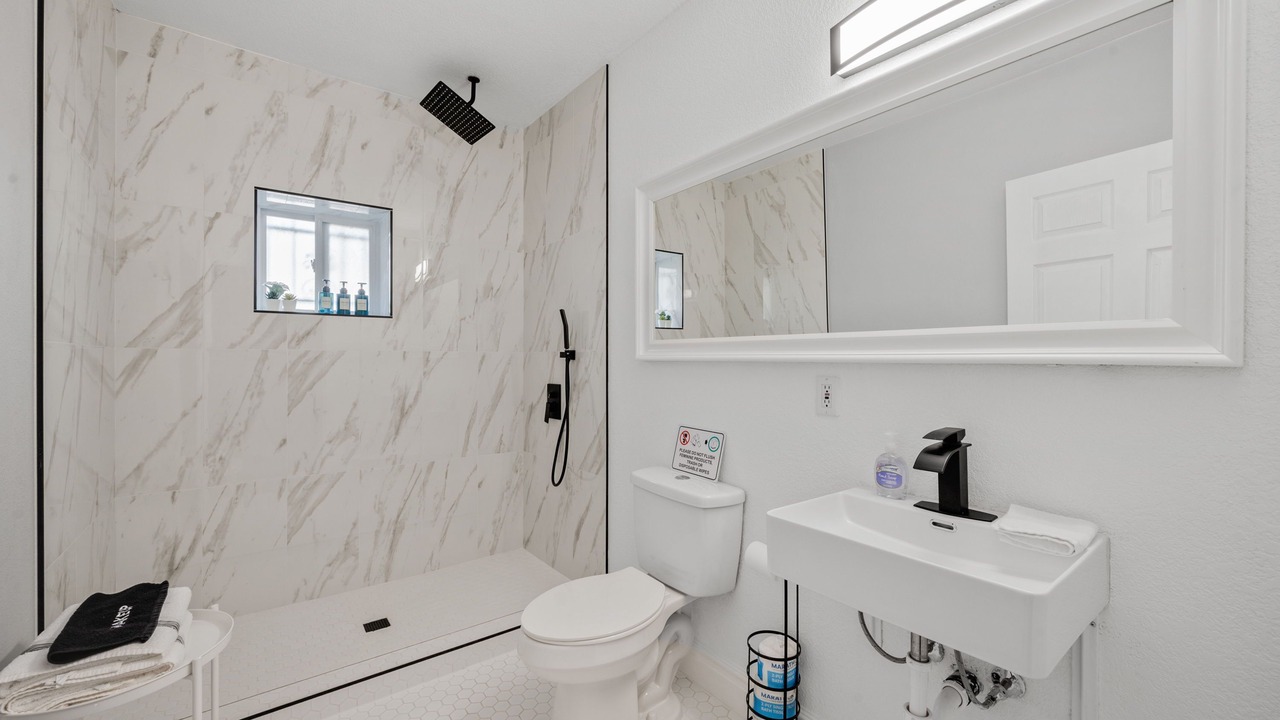 Photo of Bathroom in Athmar Park
