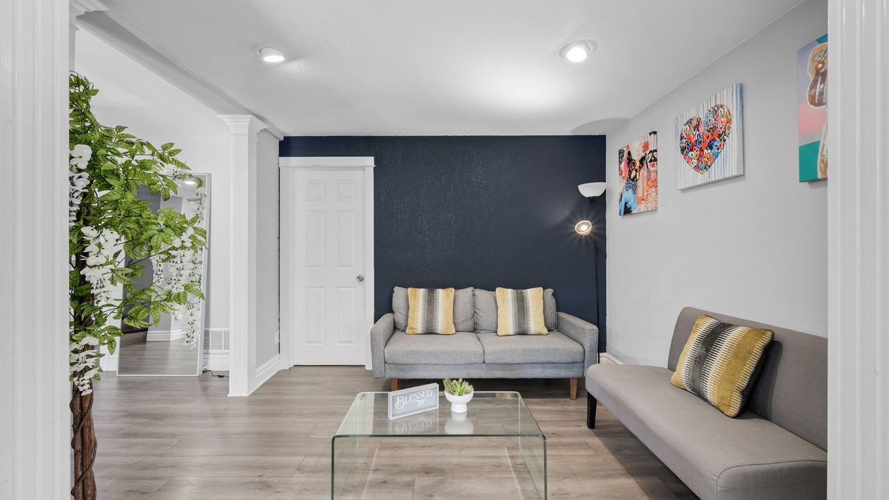 Photo of Livingroom in Athmar Park