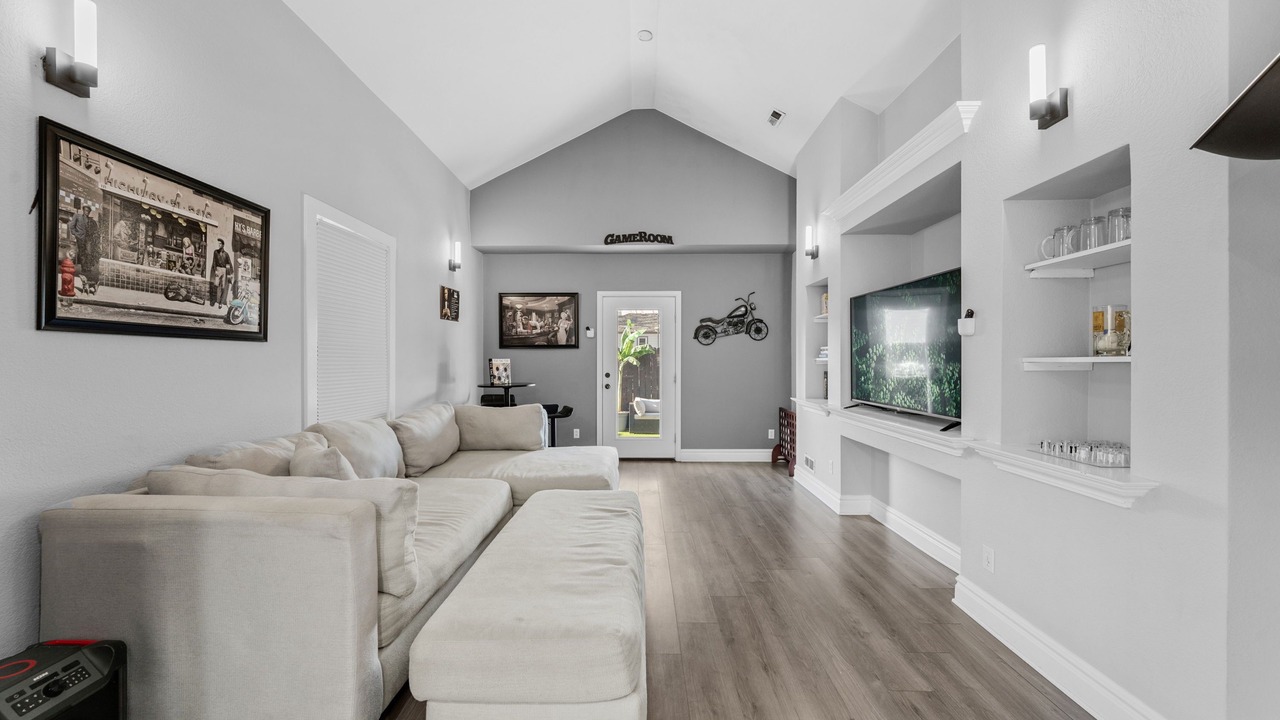 Photo of Livingroom in Athmar Park