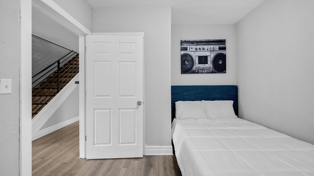 Photo of Bedroom in Athmar Park