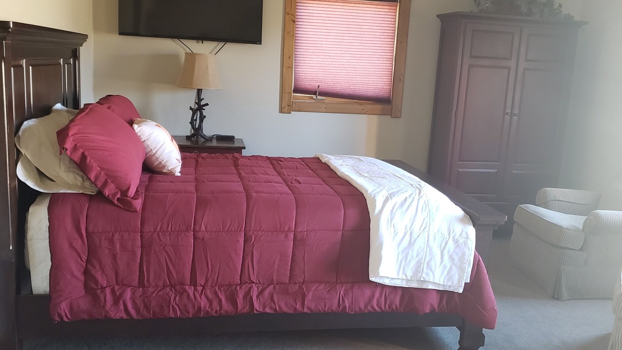 Photo of Bedroom in South Fork