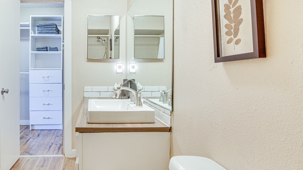 Photo of Bathroom in Skyway