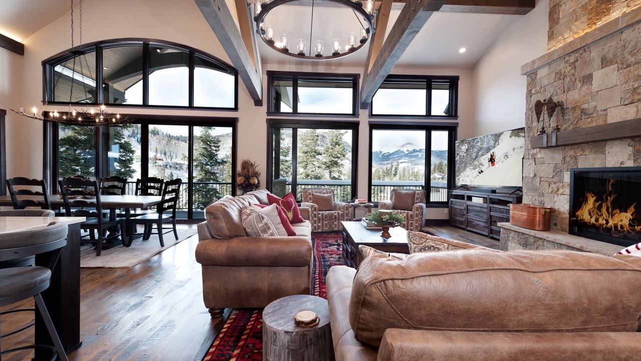 Photo of Livingroom in Columbine Lake