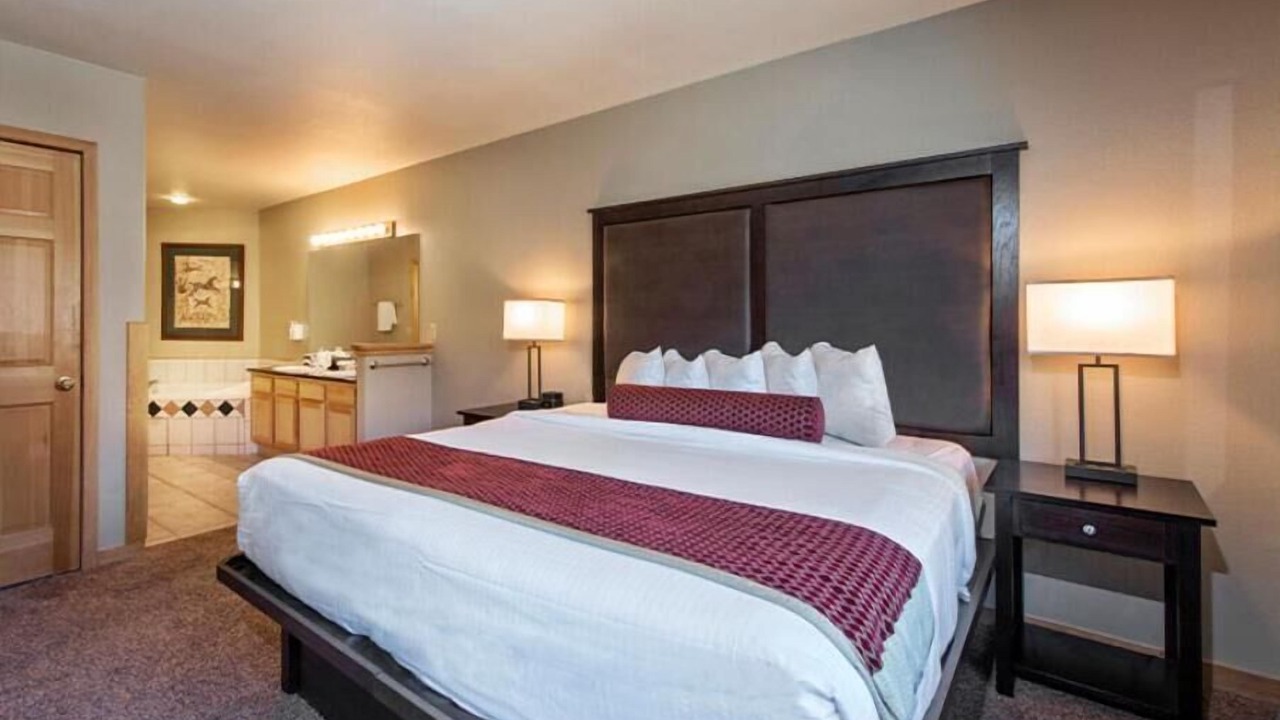 Photo of Bedroom in Peak 9