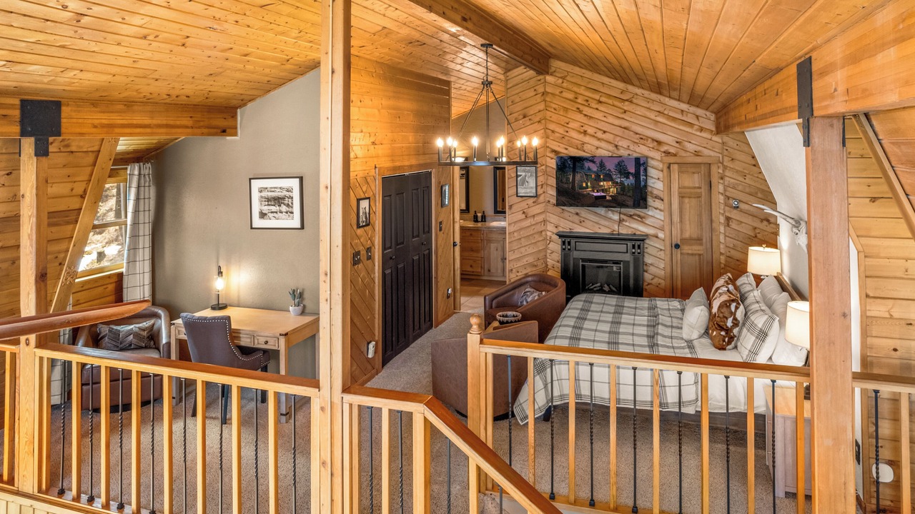 Photo of Livingroom in Evergreen