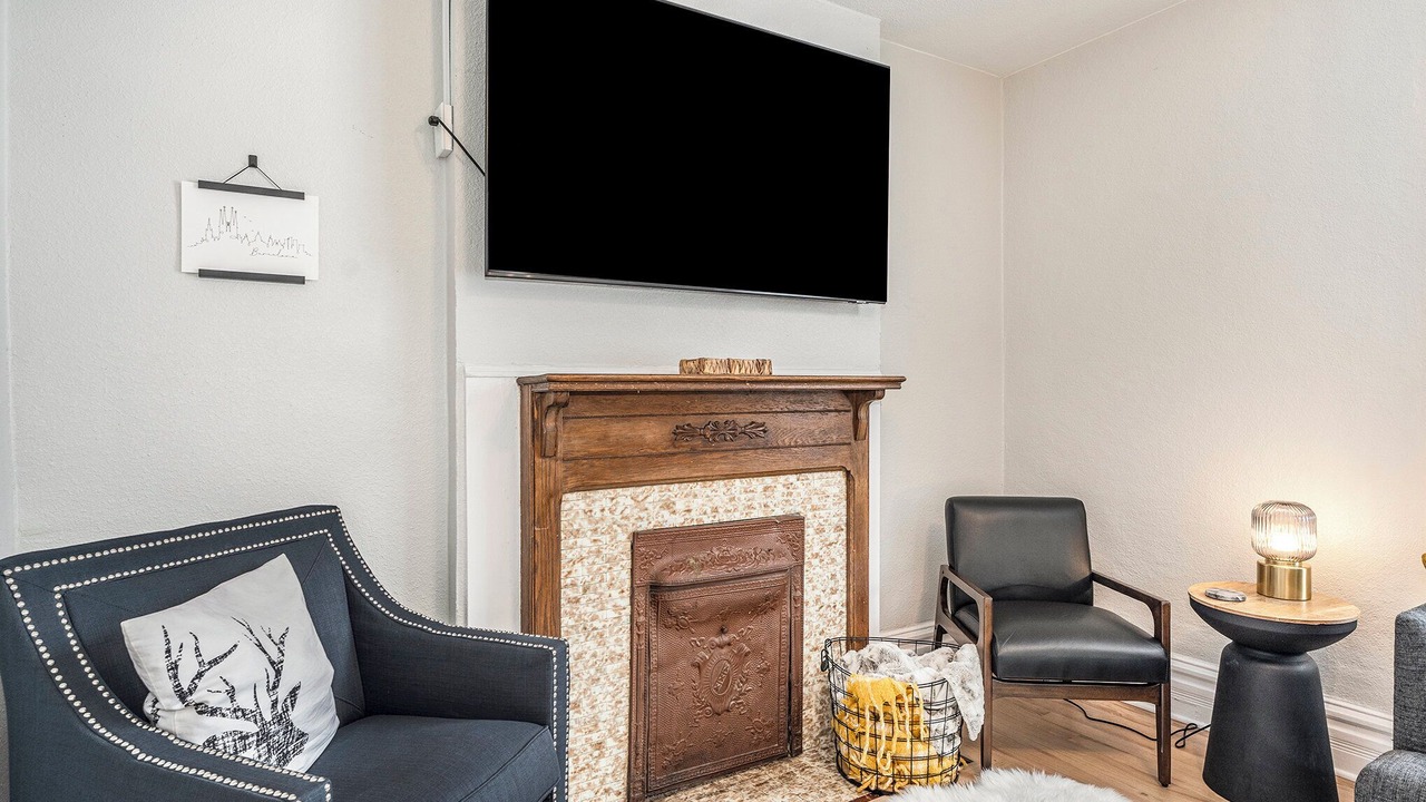 Photo of Livingroom in Curtis Park