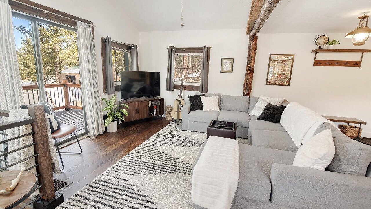 Photo of Livingroom in Pine
