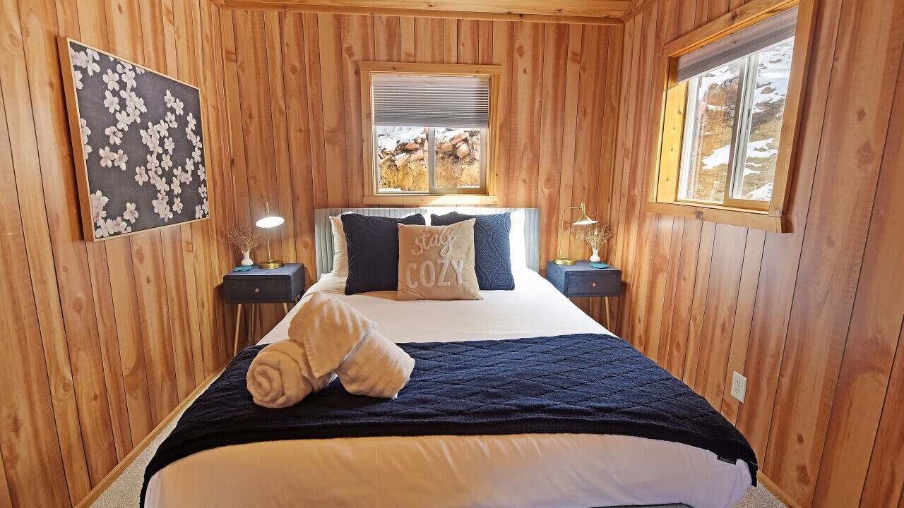 Photo of Bedroom in Pine