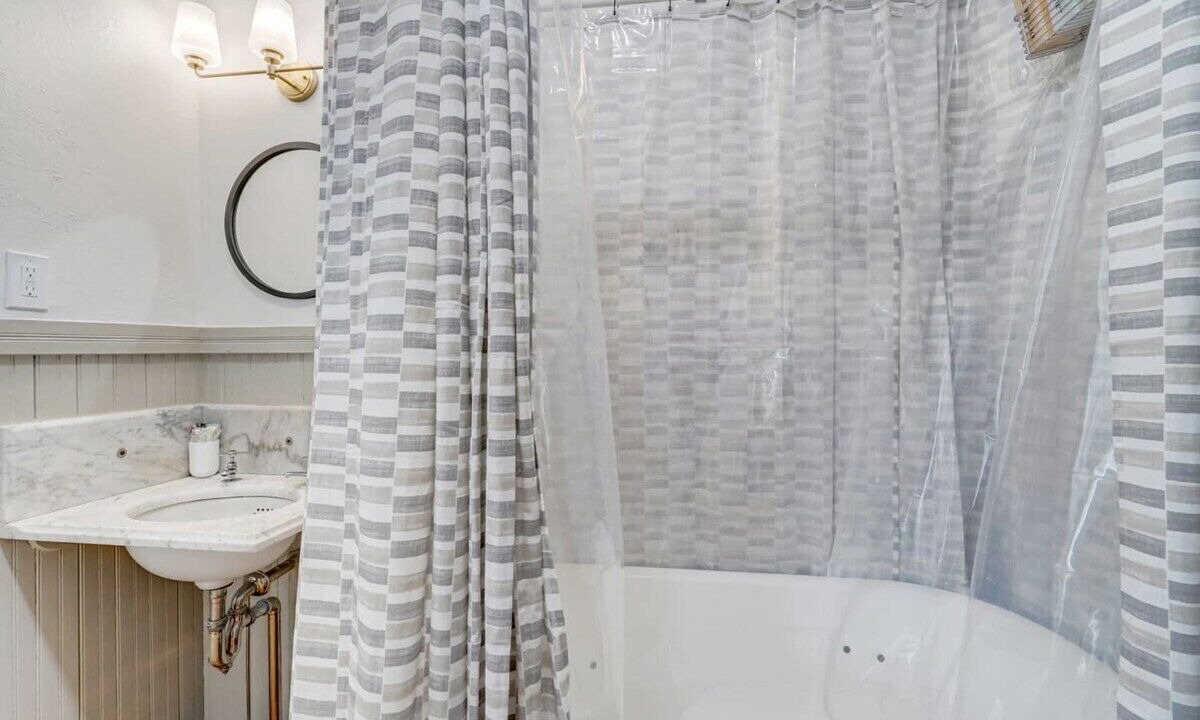 Photo of Bathroom in Old North End