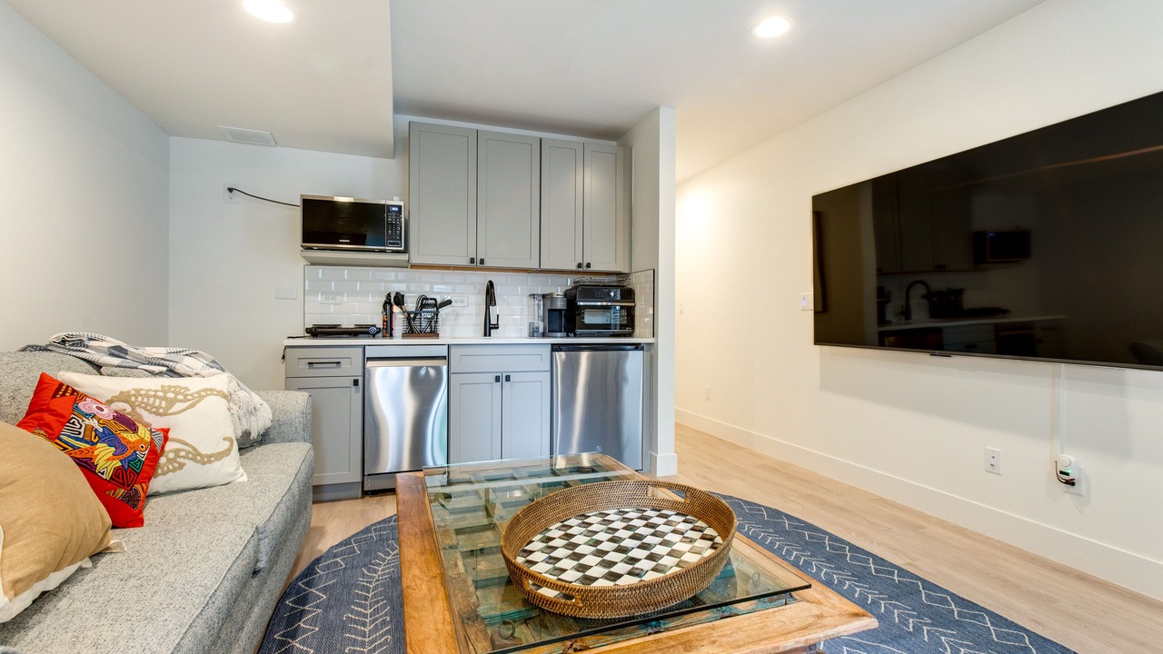 Photo of Livingroom in Jefferson Park