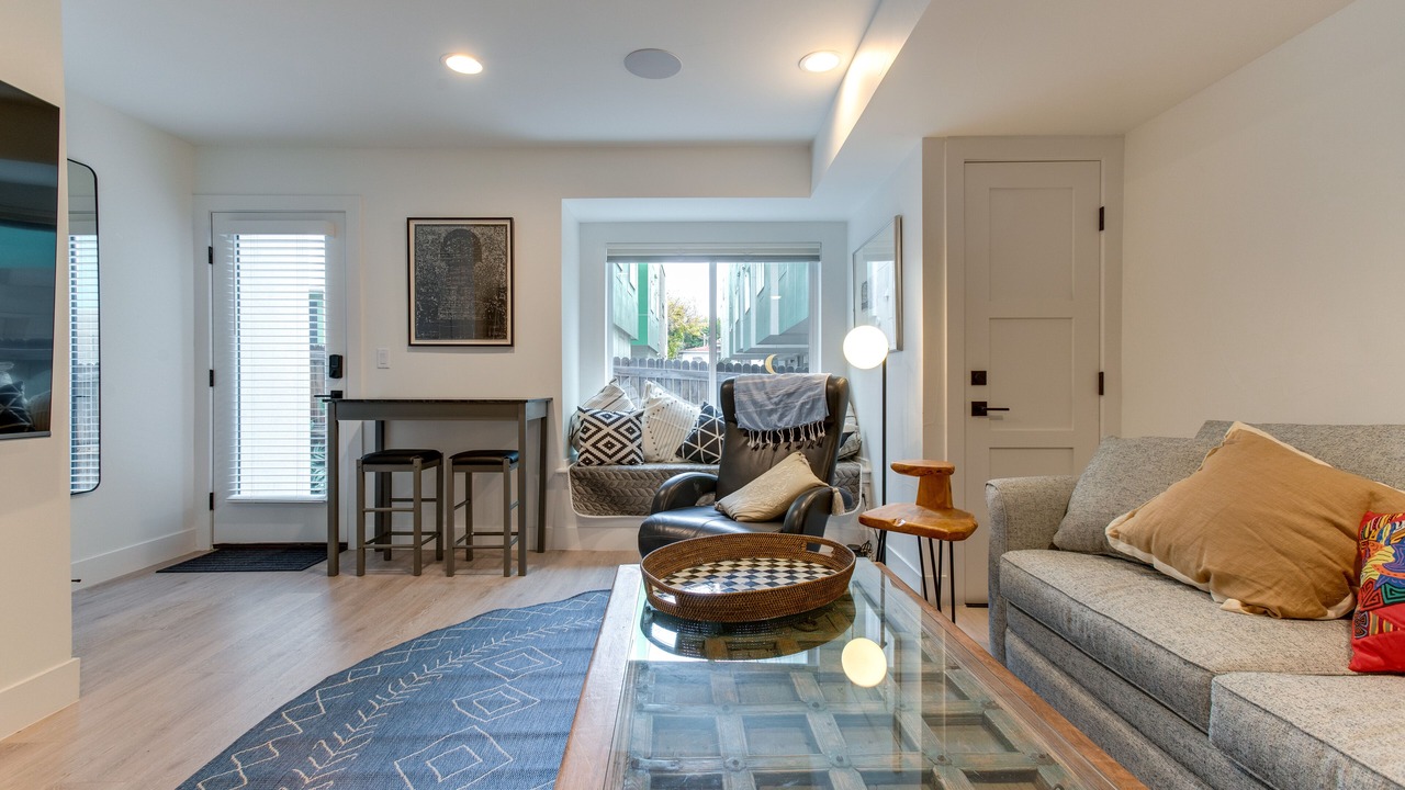 Photo of Livingroom in Jefferson Park
