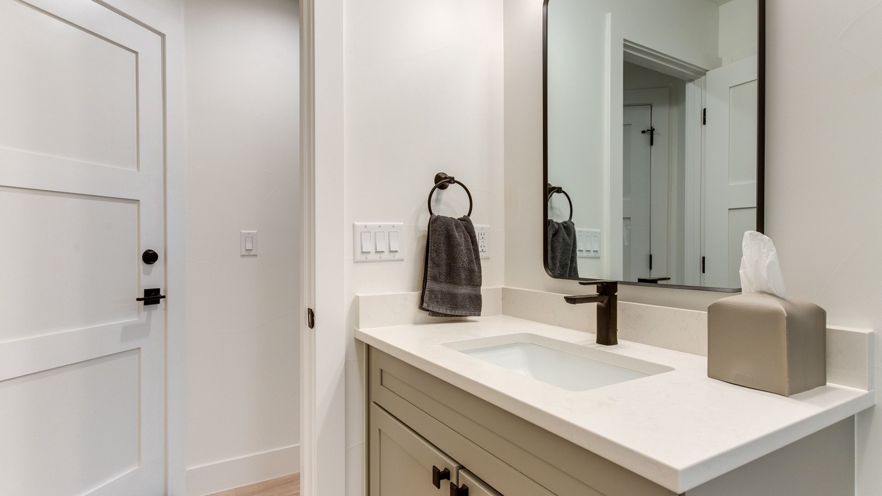 Photo of Bathroom in Jefferson Park