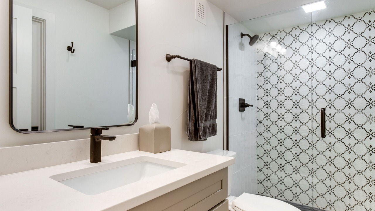 Photo of Bathroom in Jefferson Park