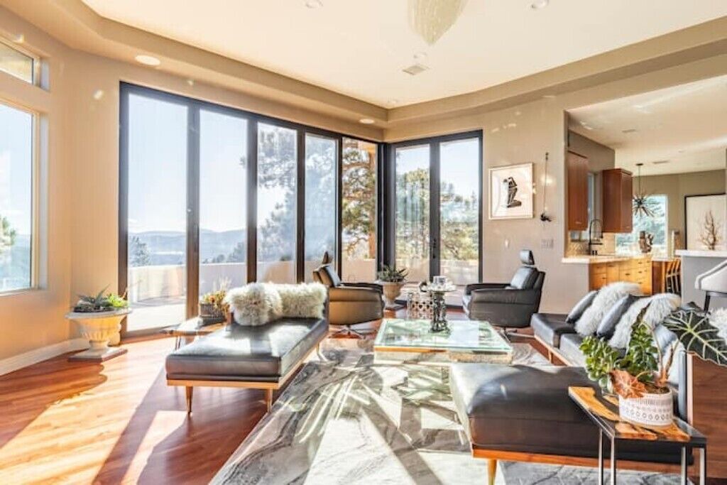 Photo of Livingroom in Genesee
