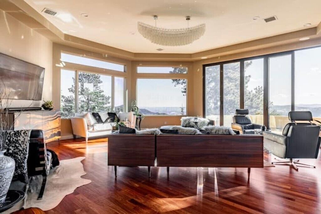 Photo of Livingroom in Genesee