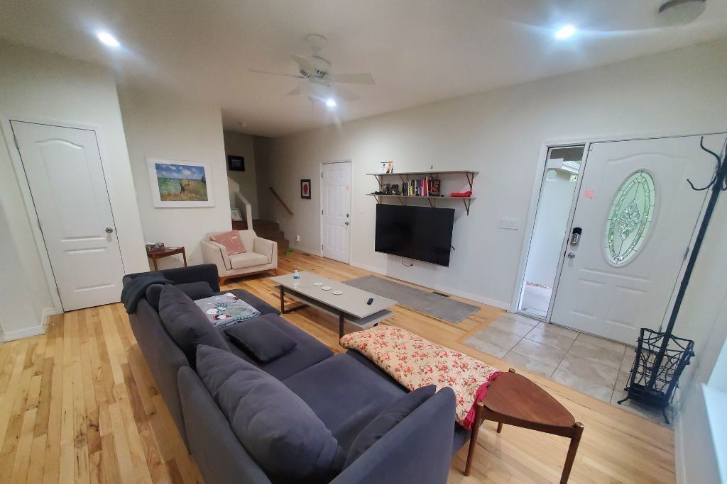 Photo of Livingroom in Pleasant View