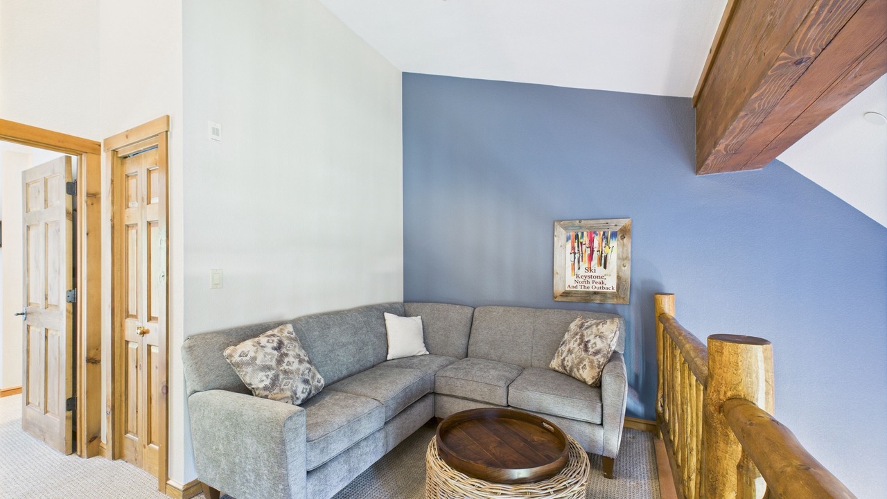 Photo of Livingroom in Lakeside Village