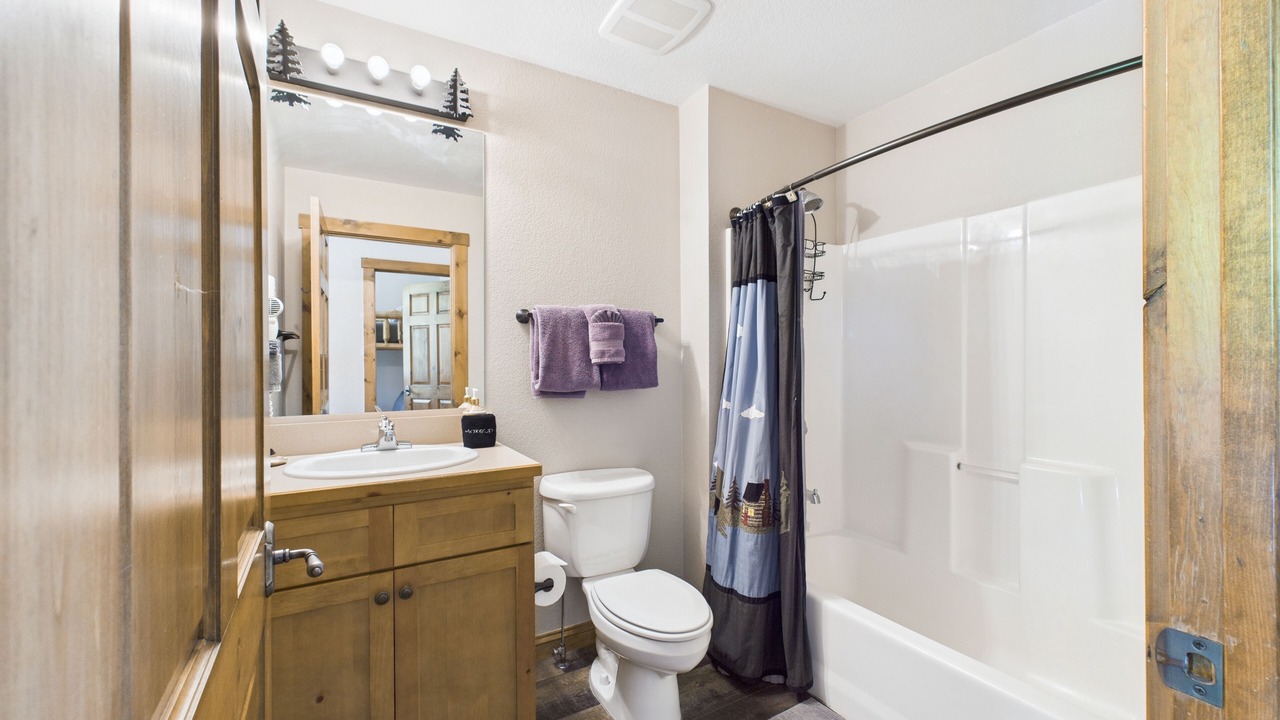 Photo of Bathroom in Lakeside Village