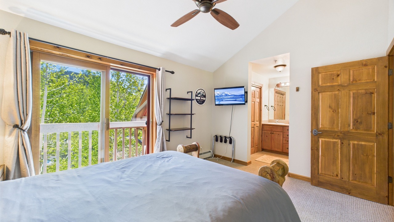Photo of Bedroom in Lakeside Village