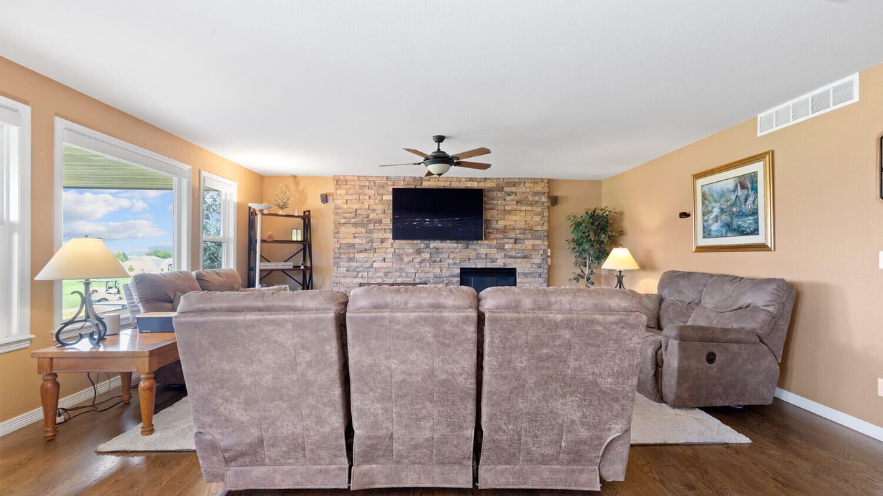 Photo of Livingroom in North Central Westminster