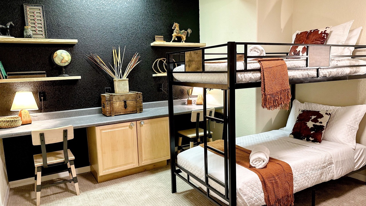 Photo of Bedroom in Applewood West