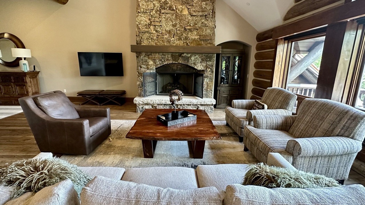 Photo of Livingroom in Avon
