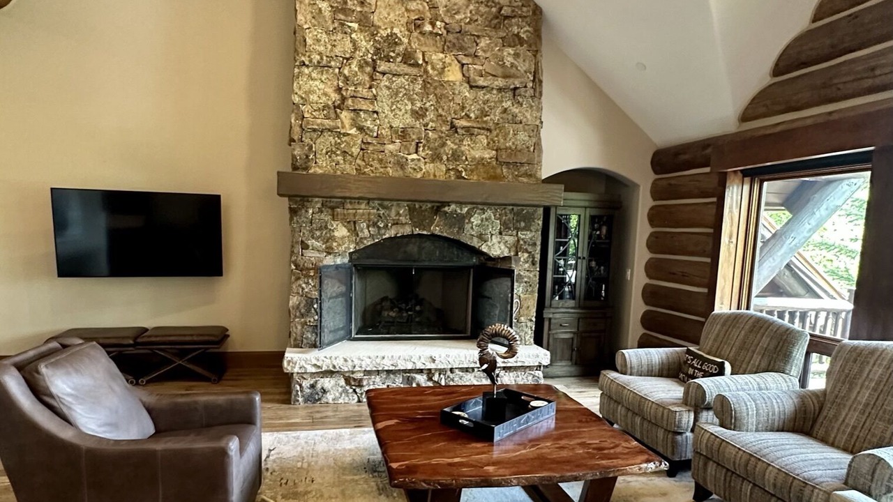 Photo of Livingroom in Avon