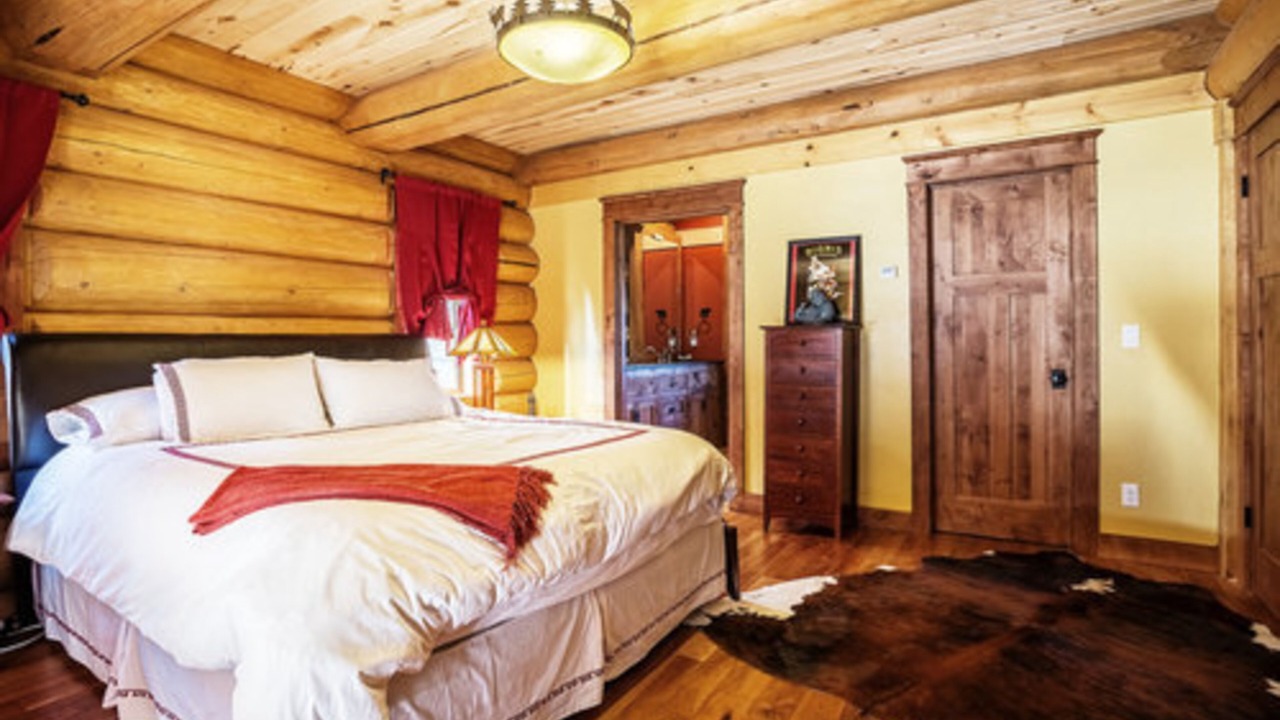 Photo of Bedroom in South Fork