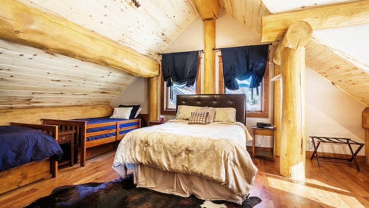 Photo of Bedroom in South Fork